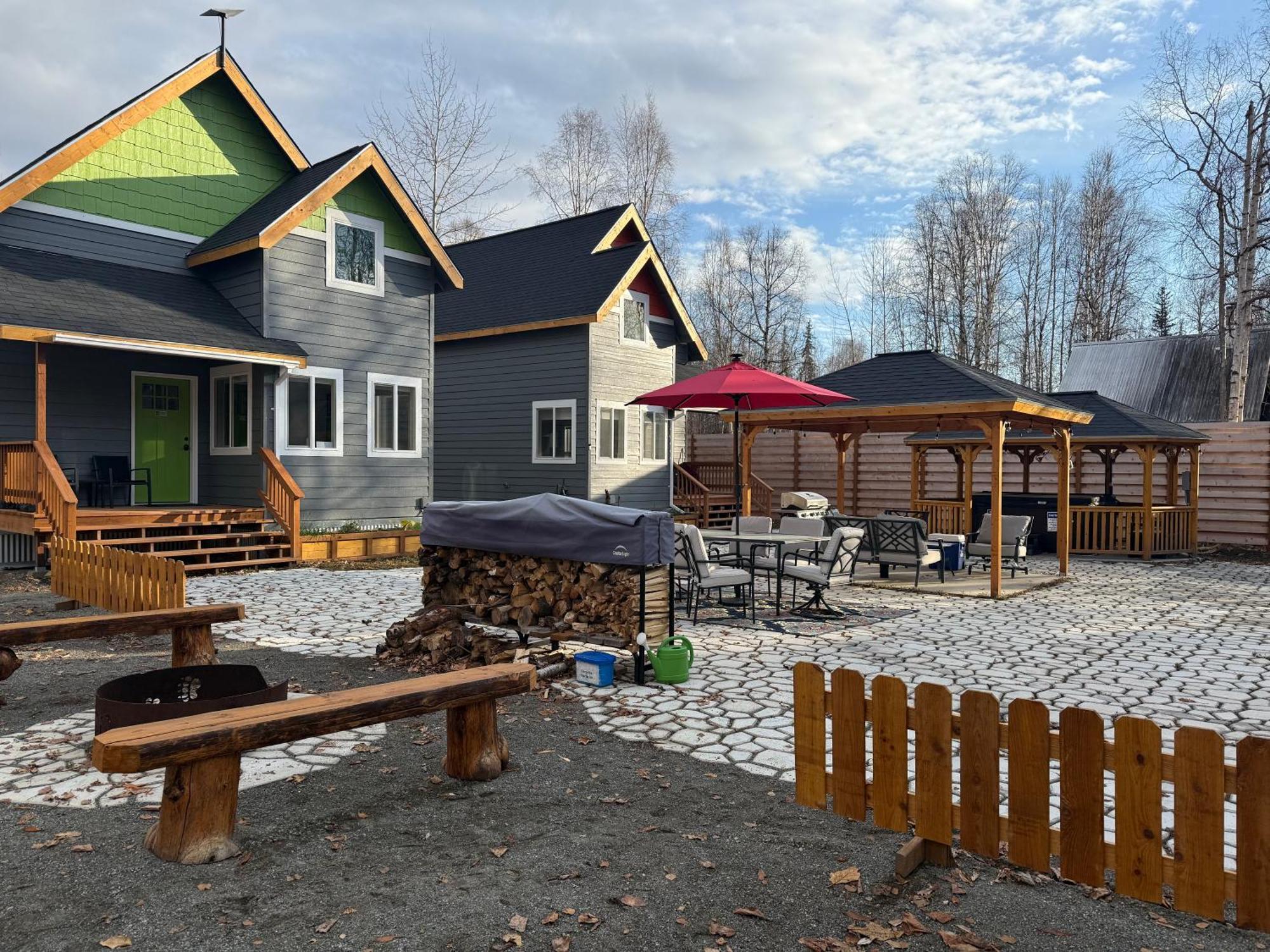 Talkeetna Log Cabin With Hot Tub Unit 2 Exteriör bild