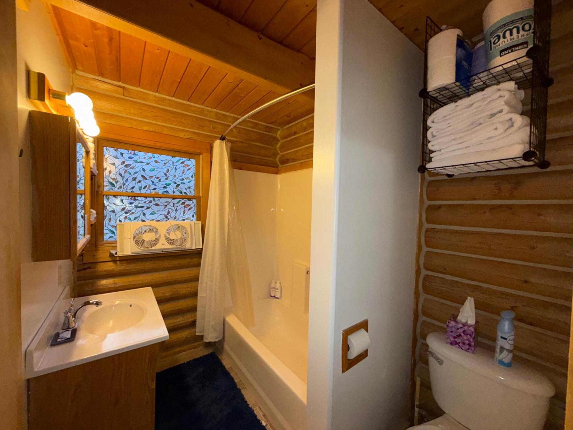 Talkeetna Log Cabin With Hot Tub Unit 2 Exteriör bild